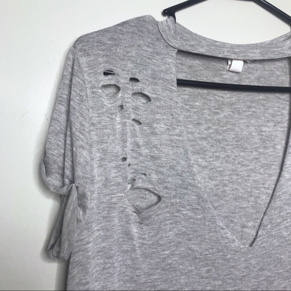 Torn tshirt - Picture 2 of 5